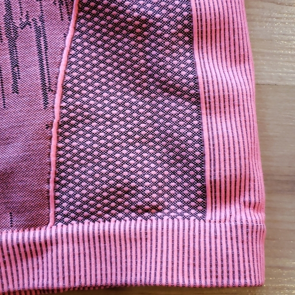 Lululemon shorts sculpt tight fit size 4 - Picture 3 of 4